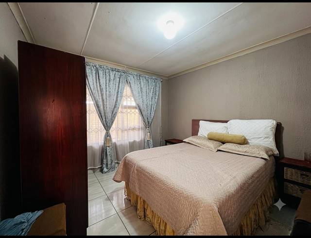 3 BEDROOM HOUSE FOR SALE IN VANDERBIJLPARK CE 4